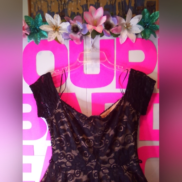 #085👉🏼Women's/Teens Black Lace Material Dress/w3LayerSlips - Picture 5 of 7